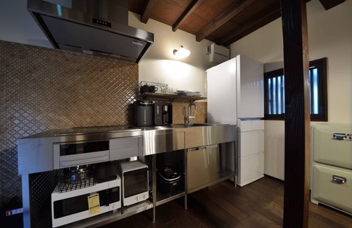 Karasuma Apartment | TAKEYA Gojo East (竹屋五条東館)