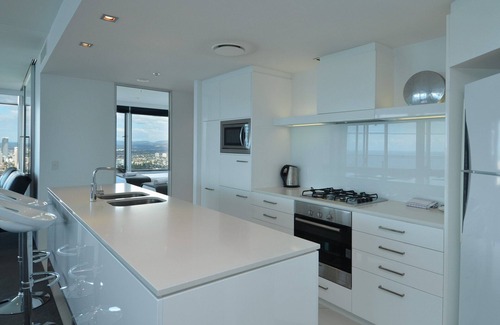 Surfers Paradise Apartment | Tallest residential tower 2 bedroom 2 bathroom level 42