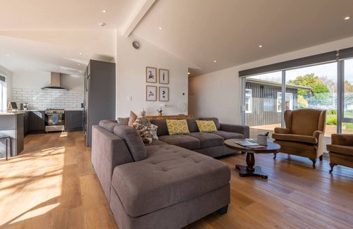 Ngongotaha Apartment | Tamaki Lakehouse Rotorua
