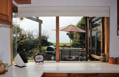 Ngongotaha House | Tamaki Lakeside Lodge on Lake Rotorua