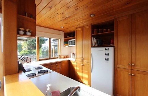 Ngongotaha House | Tamaki Lakeside Lodge on Lake Rotorua