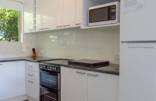 Sawtell Apartment | Tamara Court - two minutes walk to Sawtell Village