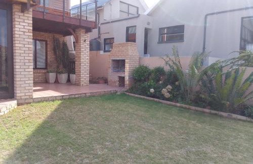 Wavecrest Apartment | Tamarisk Square 39