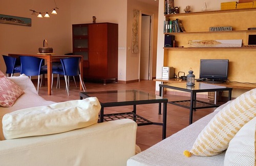 Tamariu Apartment | Tamariu Pescadors - Free Wi-Fi and a spacious and sunny balcony!