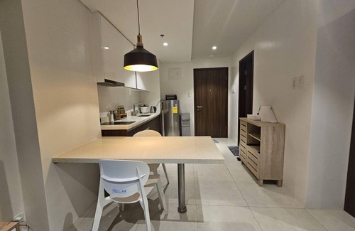 Maribago Apartment | Tambuli Tower C Unit 5D