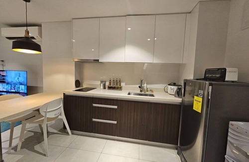 Maribago Apartment | Tambuli Tower C Unit 5D