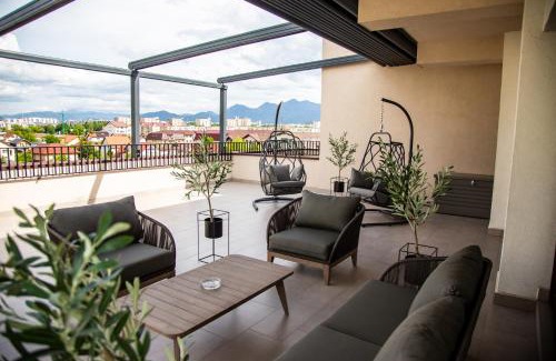 Tractorul Apartment | TampaView ApartHotel