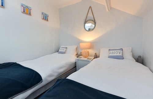 Llanengan House | Tan y Fynwent - 2 Bedrooms, Sleeps 4