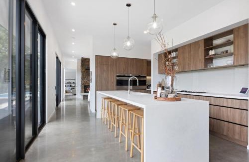Merrijig House | Tanderra 180 - Meaning "Resting Place" - Sleeps 12
