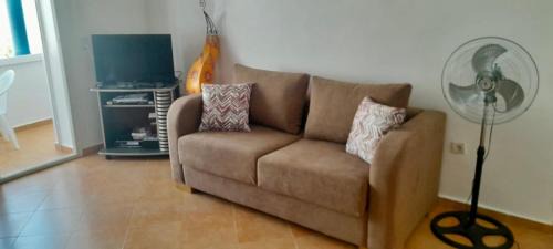 Briech Apartment | TANGER/ASILAH: APPART 50m2 FACE MER ET PISCINES, 5 PLACES, TOUT ÉQUIPÉ+WIFI+CLIM