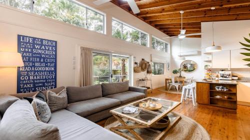 Pearl Beach House | Tanglewood Pearl Beach- firepit, pet friendly, stroll to beach