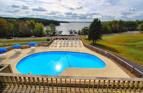 Tafton Apartment | Tanglwood Resort 2BR Suite, FRIDAY Check-In