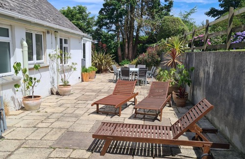 St. Just in Roseland Cottage | Tantallon - a holiday home that sleeps 9 guests in 5 bedrooms