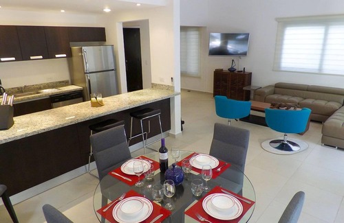 Akumal House | Tao Inspired Living, Beach 50 mts, Beach Club In front,Activities & Restaurants!
