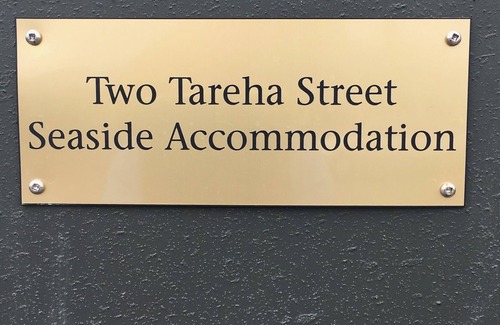 Westshore Cottage | Tareha Tides - Westshore Holiday Home