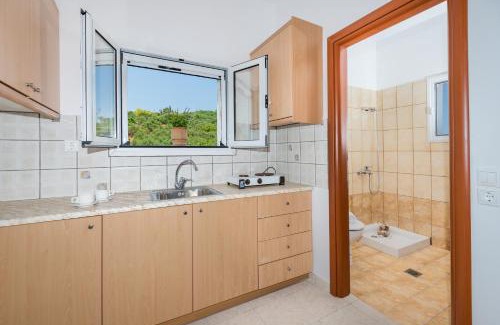 Alikanas Apartment | Tassos & Marios Apartments II