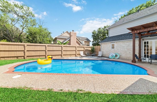 Clodine House | Taste of Nature/4BD,2.5BTH/Houston/Amazing Pool
