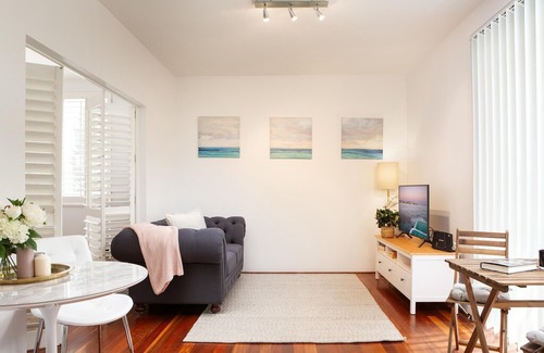 Cammeray Apartment | Tasteful Apartment With Balcony In Cammeray