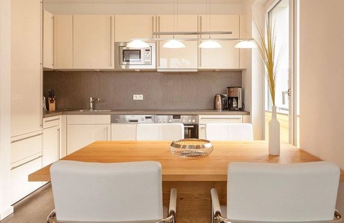 Binz Apartment | Tasteful Baltic Sea apartment close to the beach with large balcony & whirlpool bath