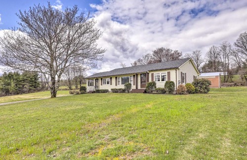 Westmoreland House | Tasteful Country Home on 5 Acres about 3 Mi to Lake!