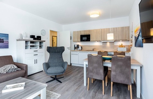 Boltenhagen Apartment | Tasteful vacation apartment for 4 people with sunny balcony near the beach