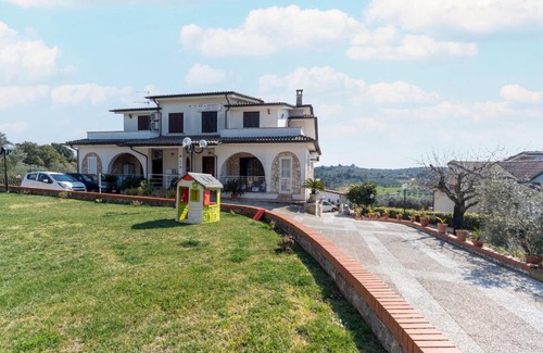 Priverno House | Tasteful holiday home in Priverno with garden