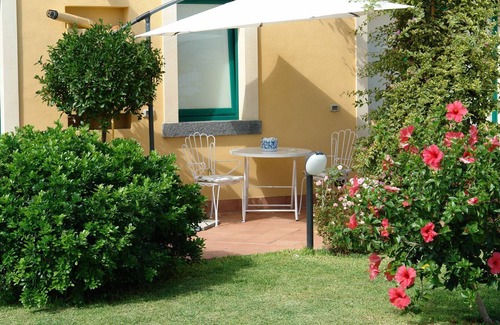 Archi House | Tasteful house with private terrace enclosed by a scented garden with sea view