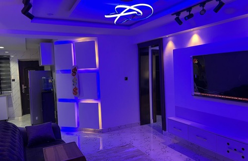 Abuja Bed & Breakfast | Tastefully designed by a Parisian with Turkish furnitures and orthopaedic beds.