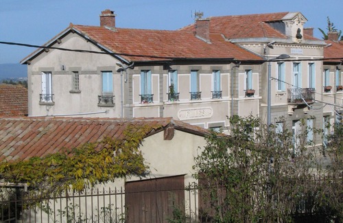 Alaigne Cottage | Tastefully Renovated Pretty village Cottage 20mins From Carcassonne airport