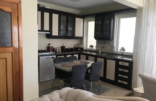 Alacati Apartment | Tatil yapabileceğiniz konforlu bir ev