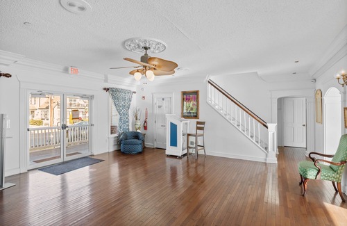 Somers Point Apartment | TAVERN ON THE BAY HOTEL - Al Capone Suite