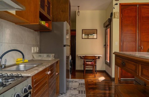 Ciudad Vieja Apartment | Taylor's Port [3] Landing in the Old Town