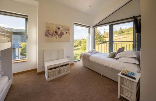 Kenmore House | Taymouth Marina-5 Lawers View