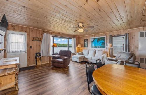 Phelps House | TB3 Thunder Bay Resort Cabin 3