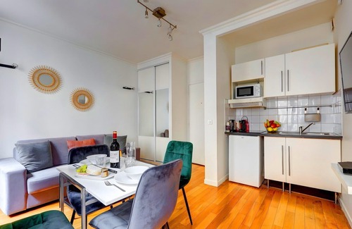 Quartier Saint-Georges Apartment | TBS 236 - Charming apartment in Paris