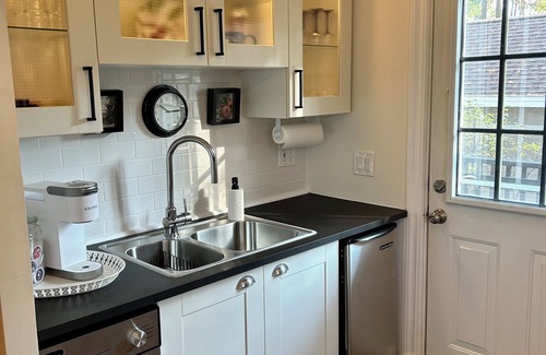 Traverse City Cottage | TC 2bdrm 1bath Cape Cod Style Cottage