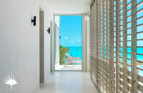 Long Bay Hills House | TC Villas -Aguaribay -Family Retreat w. Pool, Cinema & Attendant Service