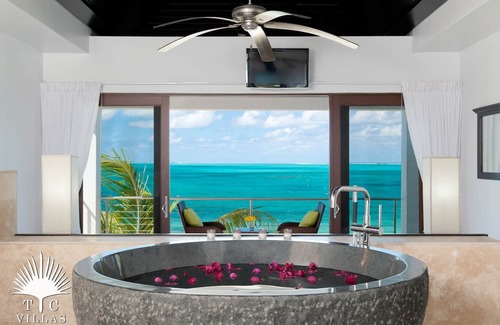 Providenciales House | TC Villas -Water Edge -Romantic Beachfront Retreat