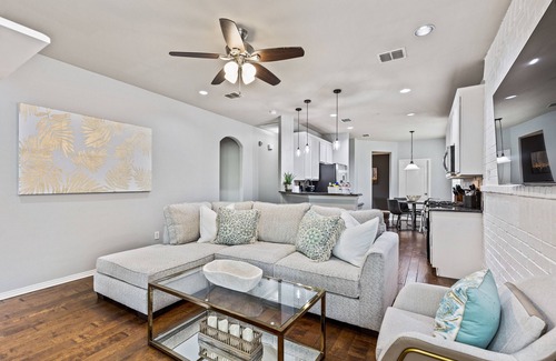 Lantana House | TCH - 4BR/3.5BA Home in Lantana - T