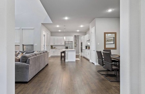 Fairview House | TCH - Spacious 4bd/3.5ba in Fairview with Office