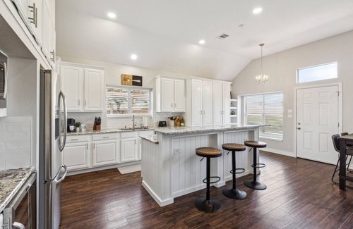 Coppell House | TCH - Spacious 5bd/2ba home in Coppell w/Workspace