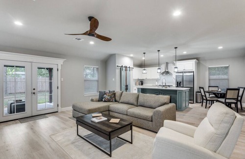Fort Worth House | TCU Walkable! 4BR, Food and Fun!
