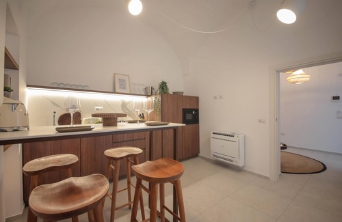 Centro Storico Apartment | TD Palazzomaris La Lampara Townhouse w Sea View