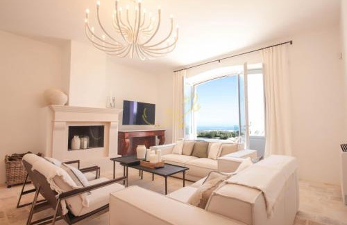 Monopoli Villa | TD Tenuta Donna Madia Sea View Pool Over Vineyard