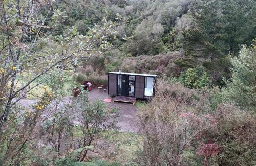 Shannon House | Te Paki Dam View by Tiny Away