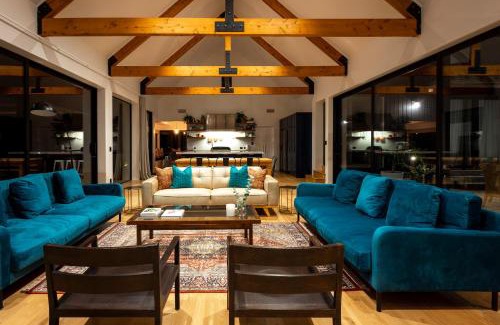 Omiha House | Te Whau Retreat - Main House - Be My Guest Waiheke