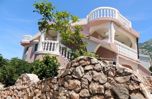 Cesarica Apartment | Tea 3-Lovely seaside apartment in the nice house within the nature park Velebit
