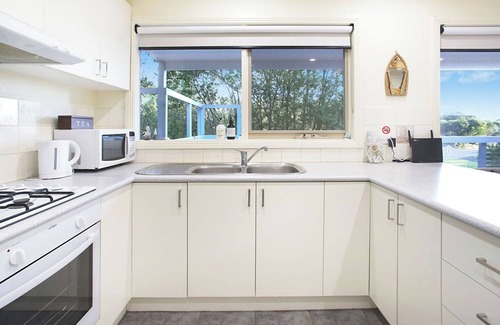 Tootgarook House | Tea Tree Breeze by Ready Set Stay- Unlimited WiFi & Great Location