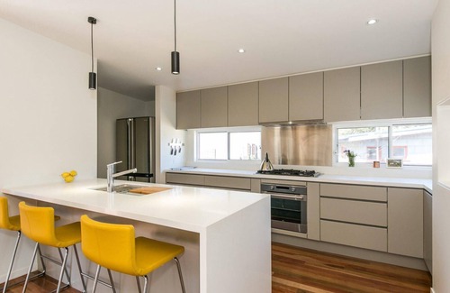 Surf Coast House | Tearmann - WIFI and a Hop, Skip and Jump to the Beach