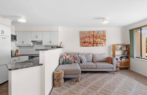 Broulee House | Ted's at Broulee - walk to the beach